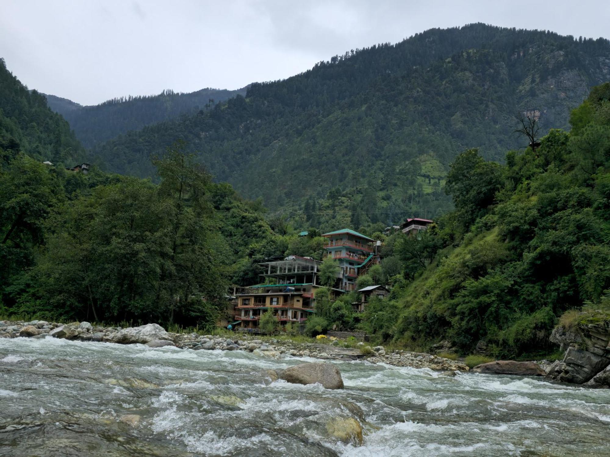 Sharda Resort-Tirthan Valley Banjār Exterior foto